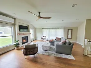 Clean, perfect home a mile from historic Waterbury - Image 3