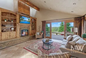 Luxury Home—Fireplaces, Hot Tub, Fire Pit & Views! - Image 2