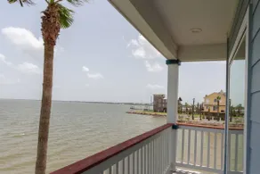 Bayfront Home|Fishing Pier|Huge Deck|Water Views - Image 3