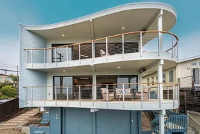 Stunning architectural Penthouse with ocean views - Image 4