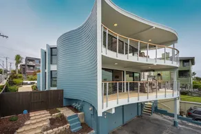 Stunning architectural Penthouse with ocean views - Image 3