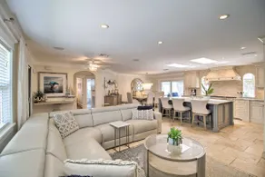 2 Mi to Dtwn: Luxury Getaway in Palm Beach Gardens - Image 3