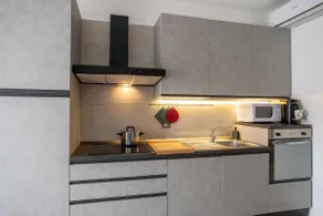 Rent Apartment - Parking and Comfort - Spacious Apt up to 8 Pax - Image 5