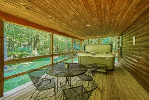 White Wolf Lodge by The Inn & Spa at Cedar Falls - Image 5