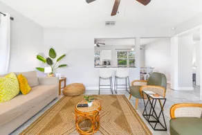 Cozy 2 BR Home, walking distance to Crystal Beach/Park - Quaint Family Getaway! - Image 3