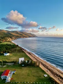 Blissful Beachfront Bungalow. Beach- Hot tub & Sauna-All Weather Dome-Private - Image 3