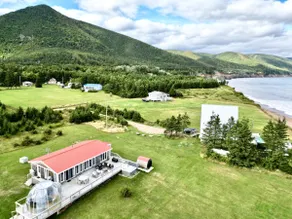 Blissful Beachfront Bungalow. Beach- Hot tub & Sauna-All Weather Dome-Private - Image 4