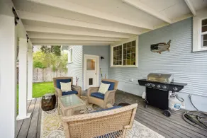 The Beach Cottage - New remodel with stunning yard - Image 4