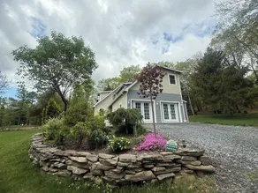 Pocono•Hummingbird Retreat • Hot Tub • Sauna• - Image 3