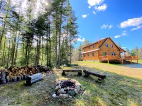 40PL Log cabin with AC in the heart of the White Mountains, less than 10 minutes from Bretton Woods! - Image 2