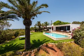 Villa Rosa by Escape Home - Image 2