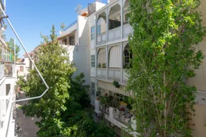 Plaka Central 1BR by JJ Hospitality - Image 4