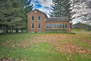 Vintage Farmhouse ~ 2 1/2 Mi to Mount Pleasant Ski - Image 1