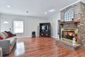 King beds, hot tub, fire pit, 11 miles to downtown - Image 2
