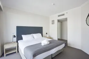 Crown Towers Modern 1 Bed Apt Surfers Paradise - Image 4