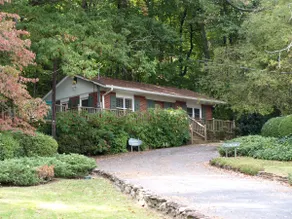 The Mountain View Cottage - Romantic-Jacuzzi, View - Image 3