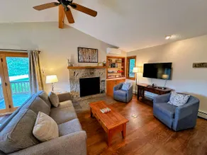 FC44 Renovated 3bed/3bath Forest Cottage - AC, views, yard, fast wifi. Walk to skiing! - Image 5