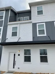 Live w/Legends-3 m to Downtown/5 beds 2 1/2 bath - Image 4