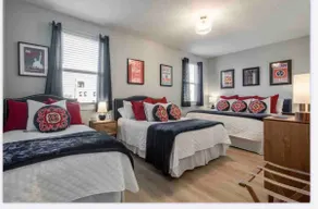 Live w/Legends-3 m to Downtown/5 beds 2 1/2 bath - Image 3