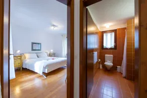 Casa Chiara Muralto with Balcony & Wi‑Fi - Happy Rentals - Image 5