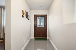 Modern 2BR Designer CWE Condo ABODEbucks - Image 3
