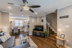 Beautiful 3br 2ba House cozy backyard CozySuites - Image 3