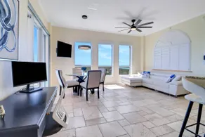 Beautiful Penthouse! Amazing View! Pool & Hot Tub! - Image 4