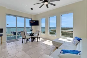 Beautiful Penthouse! Amazing View! Pool & Hot Tub! - Image 3
