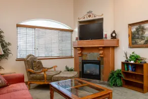 Adventure Hub~Backcountry Ski|Snowmobile|Scuba Diving Villa 3033 - Image 3