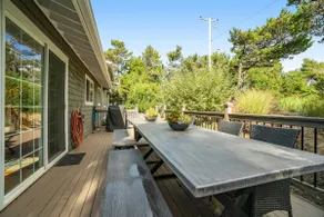 Newly updated, dog-friendly house near the beach w - Image 3