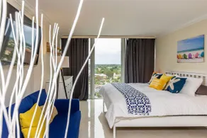Beachfront: Luxurious 3-Bedroom POOL! - sleeps 12 - Image 2