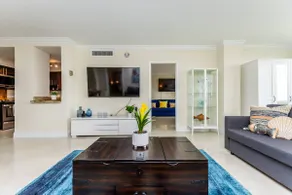 Beachfront: Luxurious 3-Bedroom POOL! - sleeps 12 - Image 4