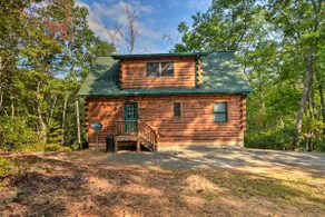 Secluded Cabin w/ Deck 13 Miles to Downtown Murphy - Image 3