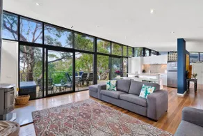 Ocean View Treetops Retreat - Image 3