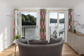 Waterfront House - Image 2