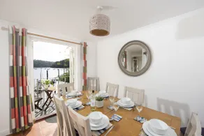 Waterfront House - Image 3