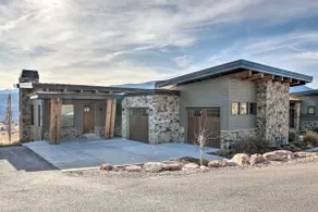 Modern Townhome w/ Mtn Views < 7 Mi to Ski Resorts - Image 4