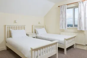 Fairways 20 (10 min walk to Lahinch beach), Short walk to Lahinch, with great views! - Image 5