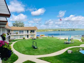 Waterfront Condo on Crooked Lake | Sleeps 4 - Image 5