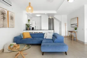 Stunning Apartment with Views of Laguna Bay - Unit 2 Taralla 16 Edgar Bennett Ave - Image 2
