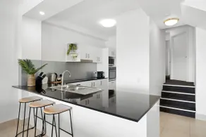 Stunning Apartment with Views of Laguna Bay - Unit 2 Taralla 16 Edgar Bennett Ave - Image 5