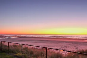 Premium Ground Floor Beachfront Condo Suite - Slee - Image 3