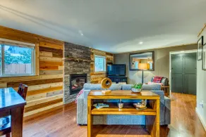 Remodeled, dog-friendly Willamette Valley home wit - Image 3