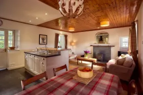 Mauldslie Hill Cottage - Image 5