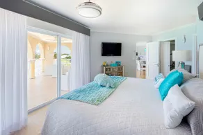Beachfront Apt with Pool - Sapphire 401 - Image 5