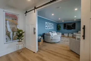 NOUVEAU! Maison spacieuse sur le lac Seneca avec plus de 200 'de bord de lac privé - Image 3