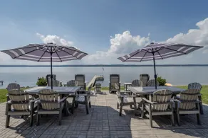 NOUVEAU! Maison spacieuse sur le lac Seneca avec plus de 200 'de bord de lac privé - Image 5