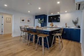 NOUVEAU! Maison spacieuse sur le lac Seneca avec plus de 200 'de bord de lac privé - Image 2
