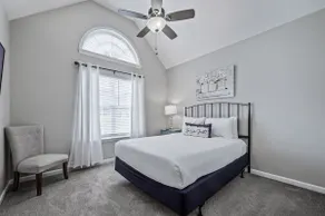 Pet-Friendly 3BR House with Garage Near LakePoint! - Image 4