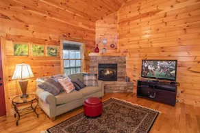 Cabin with Blue Ridge Mountain Views - Image 4
